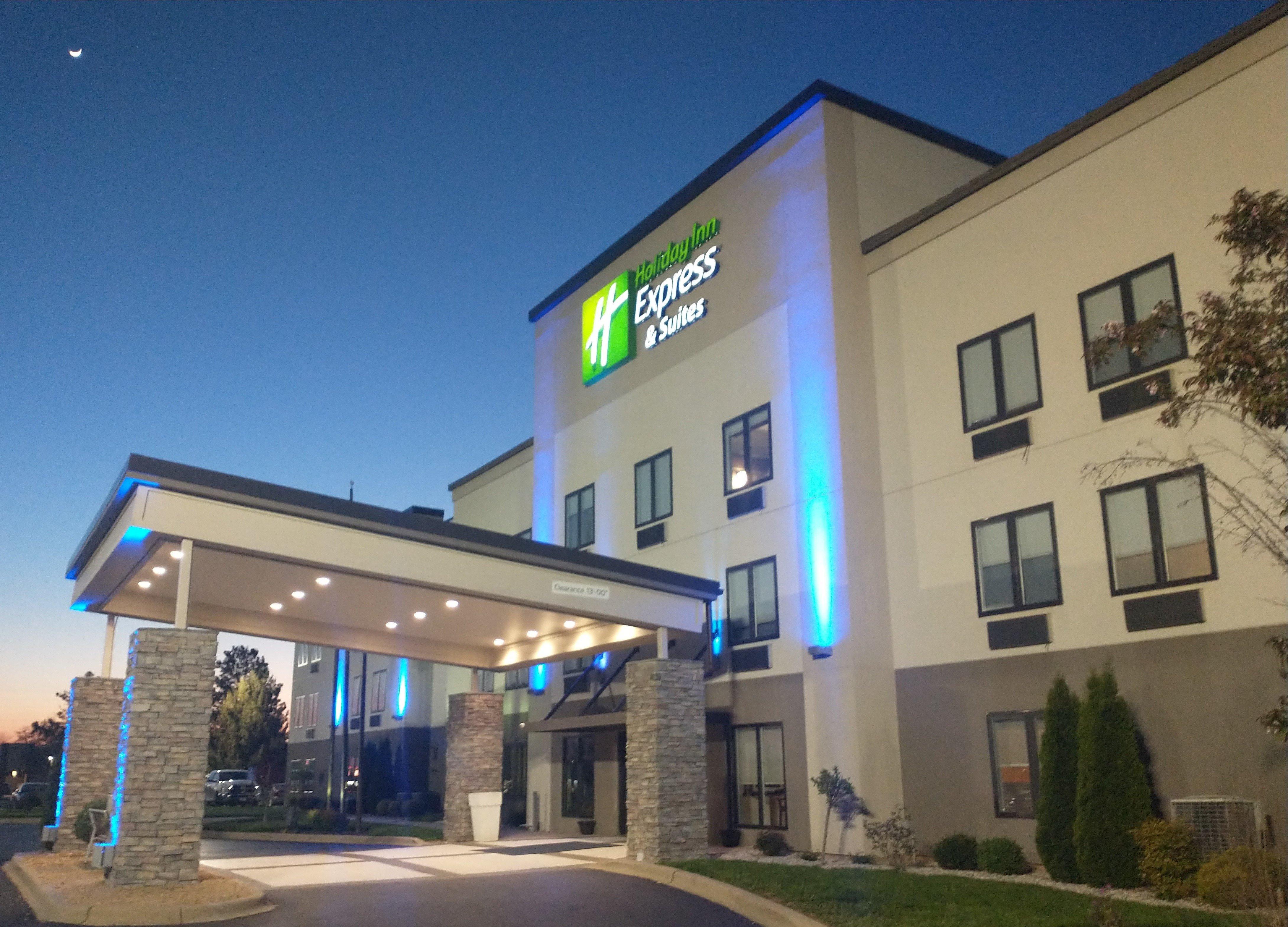 Holiday Inn Express Hotel & Suites Madison, An Ihg Hotel Exterior foto
